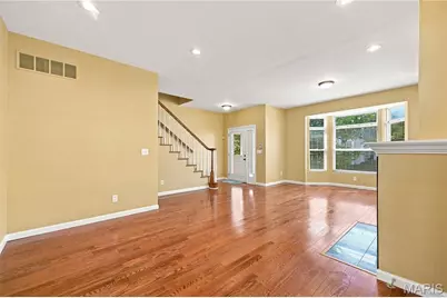 5773 Kingsbury Place, Saint Louis, MO 63112 - Photo 3