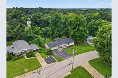 10800 Hobday Avenue, Saint Ann, MO 63074 - Photo 13