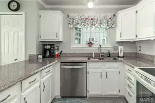 765 Spring Hill Farm Dr, Ballwin, MO 63021 - Photo 13