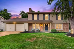 15571 Rose Gate Ln, Chesterfield, MO 63017 - Photo 1