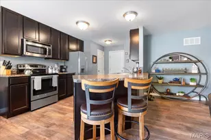 1809 Hyland Green Dr, O'Fallon, MO 63366 - Photo 7