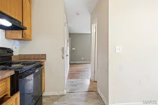 415 Hentschel Pl, Saint Louis, MO 63135 - Photo 5