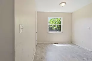 415 Hentschel Pl, Saint Louis, MO 63135 - Photo 7