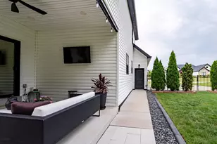 512 Hawthorne Rdg Ct, Foristell, MO 63348 - Photo 45