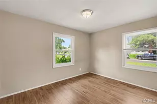 10350 Ross Cir, Saint Louis, MO 63137 - Photo 9