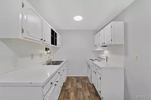10510 Carroll Wood Way, Saint Louis, MO 63128 - Photo 11