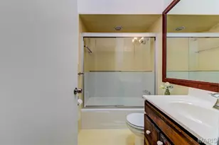 8016 Davis Dr, Saint Louis, MO 63105 - Photo 35