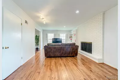 8016 Davis Drive, Saint Louis, MO 63105 - Photo 17