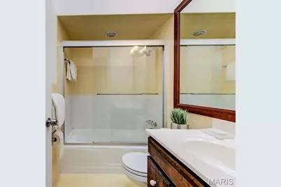 8016 Davis Drive, Saint Louis, MO 63105 - Photo 37
