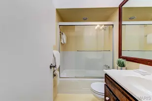 8016 Davis Dr, Saint Louis, MO 63105 - Photo 37