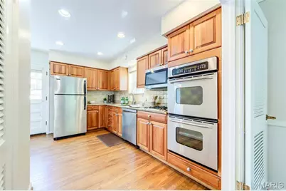 8016 Davis Drive, Saint Louis, MO 63105 - Photo 9