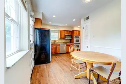 8016 Davis Drive, Saint Louis, MO 63105 - Photo 13