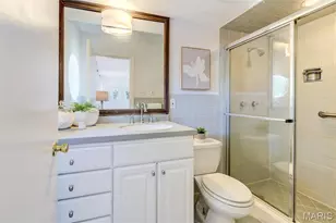 8016 Davis Dr, Saint Louis, MO 63105 - Photo 33