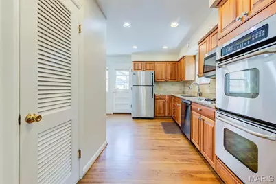 8016 Davis Drive, Saint Louis, MO 63105 - Photo 11