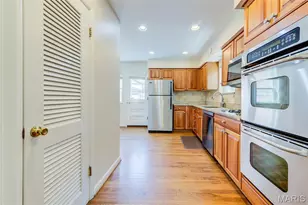 8016 Davis Dr, Saint Louis, MO 63105 - Photo 11