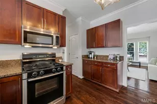 2130 Franz Park Ln, Saint Louis, MO 63139 - Photo 13
