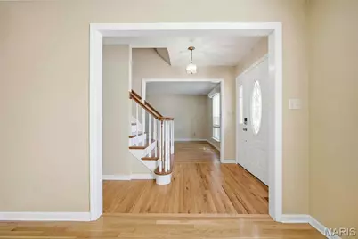 12137 Fahrpark Lane, Saint Louis, MO 63146 - Photo 3