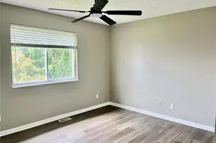3060 Laurel Village Cir, Saint Peters, MO 63376 - Photo 7