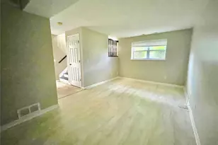 3060 Laurel Village Cir, Saint Peters, MO 63376 - Photo 17