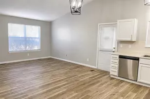 1461 Surrey Ln, Saint Peters, MO 63304 - Photo 5