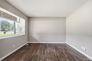 1160 Howdershell Rd, Saint Louis, MO 63031 - Photo 3