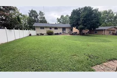 390 S Saint Charles Street, Florissant, MO 63031 - Photo 5