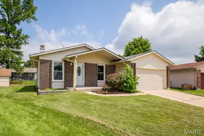 2894 Park New York Drive, Florissant, MO 63031 - Photo 3