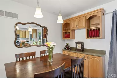 17 Oak Hill Lane, Saint Peters, MO 63376 - Photo 7