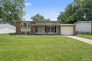 1530 Loveland Dr, Florissant, MO 63031 - Photo 1