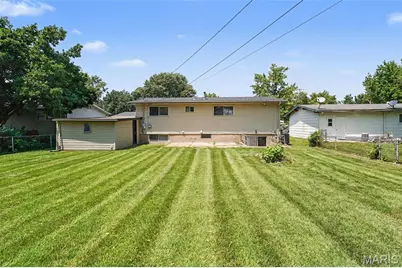 1530 Loveland Drive, Florissant, MO 63031 - Photo 17