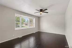 1530 Loveland Dr, Florissant, MO 63031 - Photo 3