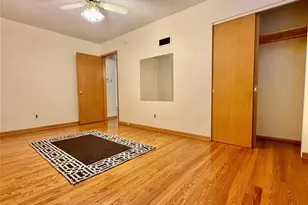 317 Earlsfield Ln, Saint Louis, MO 63125 - Photo 9