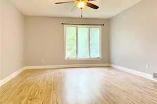 15237 Kempwood Dr, Chesterfield, MO 63017 - Photo 17