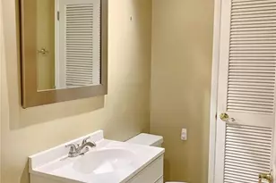 15237 Kempwood Dr, Chesterfield, MO 63017 - Photo 13