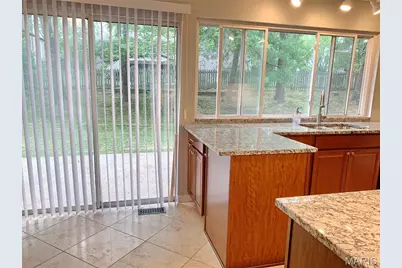 15237 Kempwood Drive, Chesterfield, MO 63017 - Photo 11