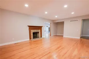 327 Royal Village Dr, Manchester, MO 63011 - Photo 25