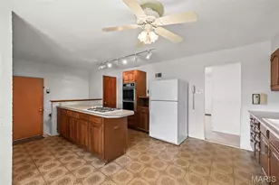 223 Susan Rd, Saint Louis, MO 63129 - Photo 7
