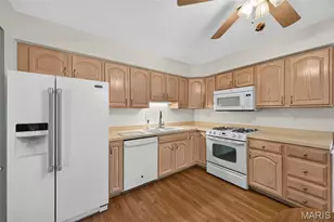 2229 La Cuesta Dr, Florissant, MO 63031 - Photo 13