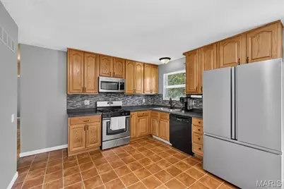 1540 Leisure Drive, Florissant, MO 63031 - Photo 9