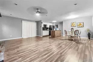 10519 Repose Dr, Saint Louis, MO 63137 - Photo 7