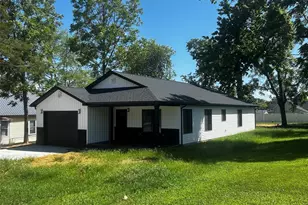 608 Monroe St, Desloge, MO 63601 - Photo 1