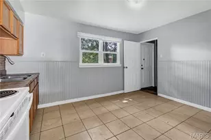 9713 Dennis Dr, Saint Louis, MO 63136 - Photo 7