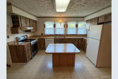3330 Elm Street, Saint Charles, MO 63301 - Photo 15
