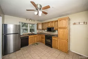 2145 Jenkee Dr, Florissant, MO 63031 - Photo 15