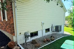 1068 Apricot Dr, Saint Charles, MO 63301 - Photo 3
