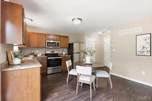 27 Loris Ln, Saint Charles, MO 63303 - Photo 7