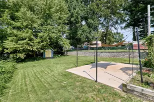 843 N Florissant Rd, Saint Louis, MO 63135 - Photo 27