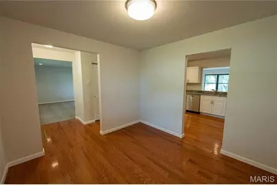 6903 Singingwood Lane, Oakville, MO 63129 - Photo 7
