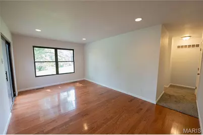 6903 Singingwood Lane, Oakville, MO 63129 - Photo 9