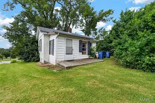 170 Reading Ave, Maryland Heights, MO 63043 - Photo 1